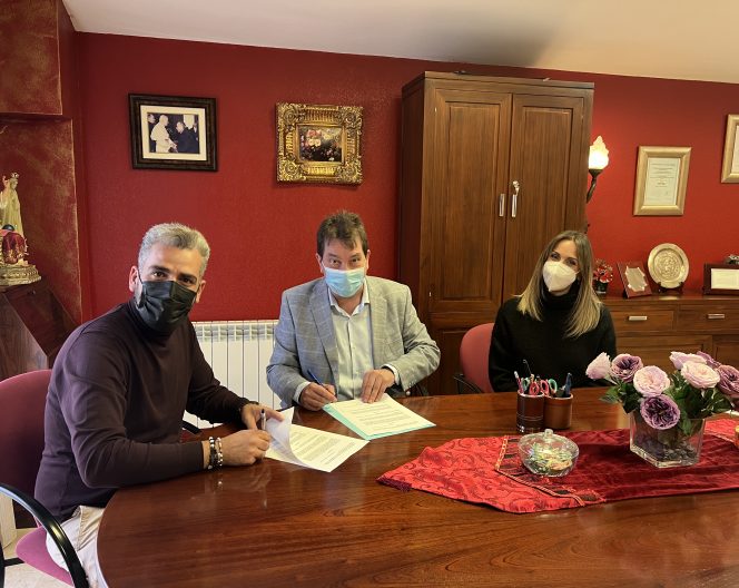 La Fundación Evolutio mejora las habilidades digitales de una residencia de mayores en Linares como parte de su programa ‘Mayores Conectados’